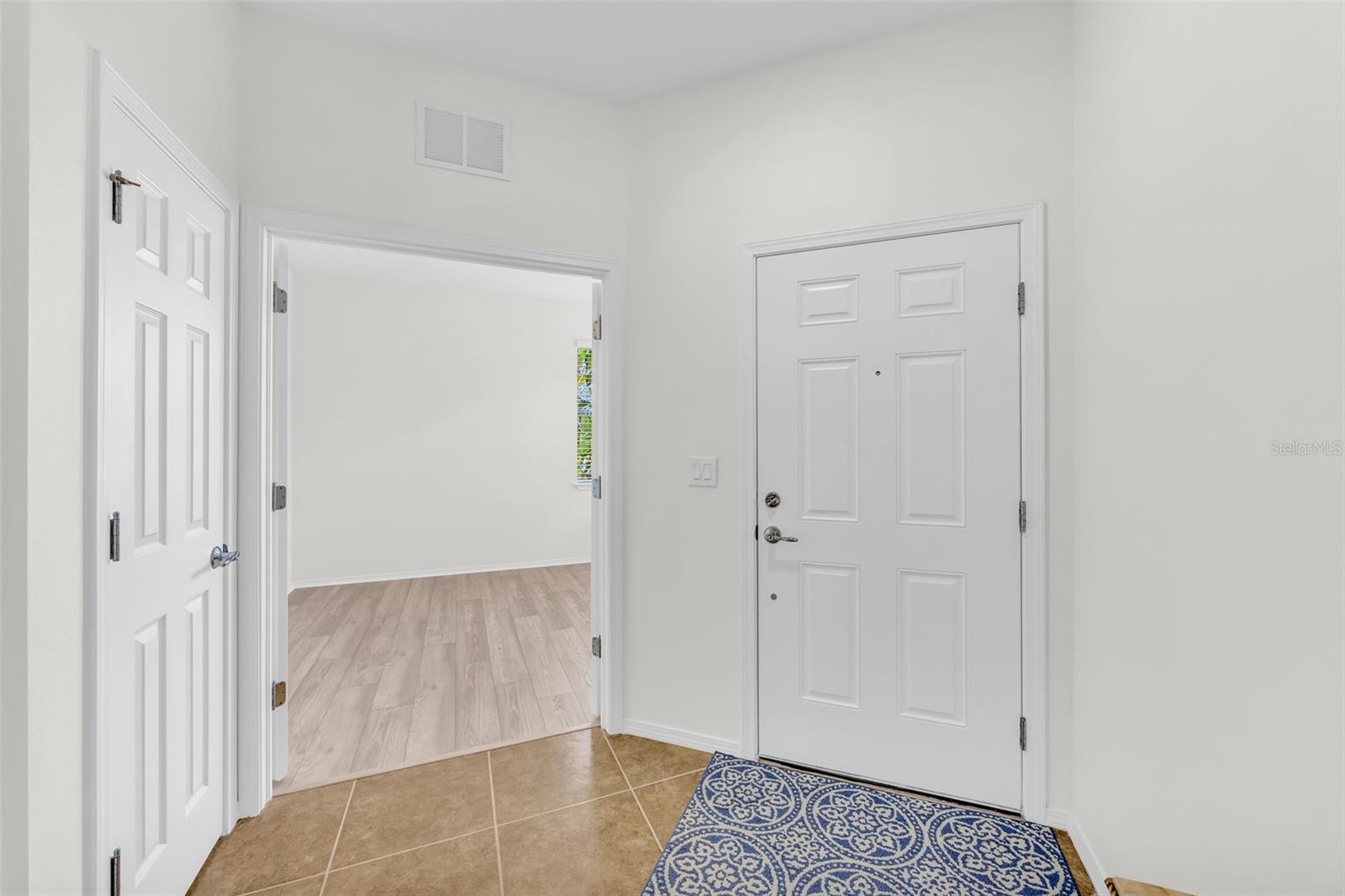 Flex room, den or office