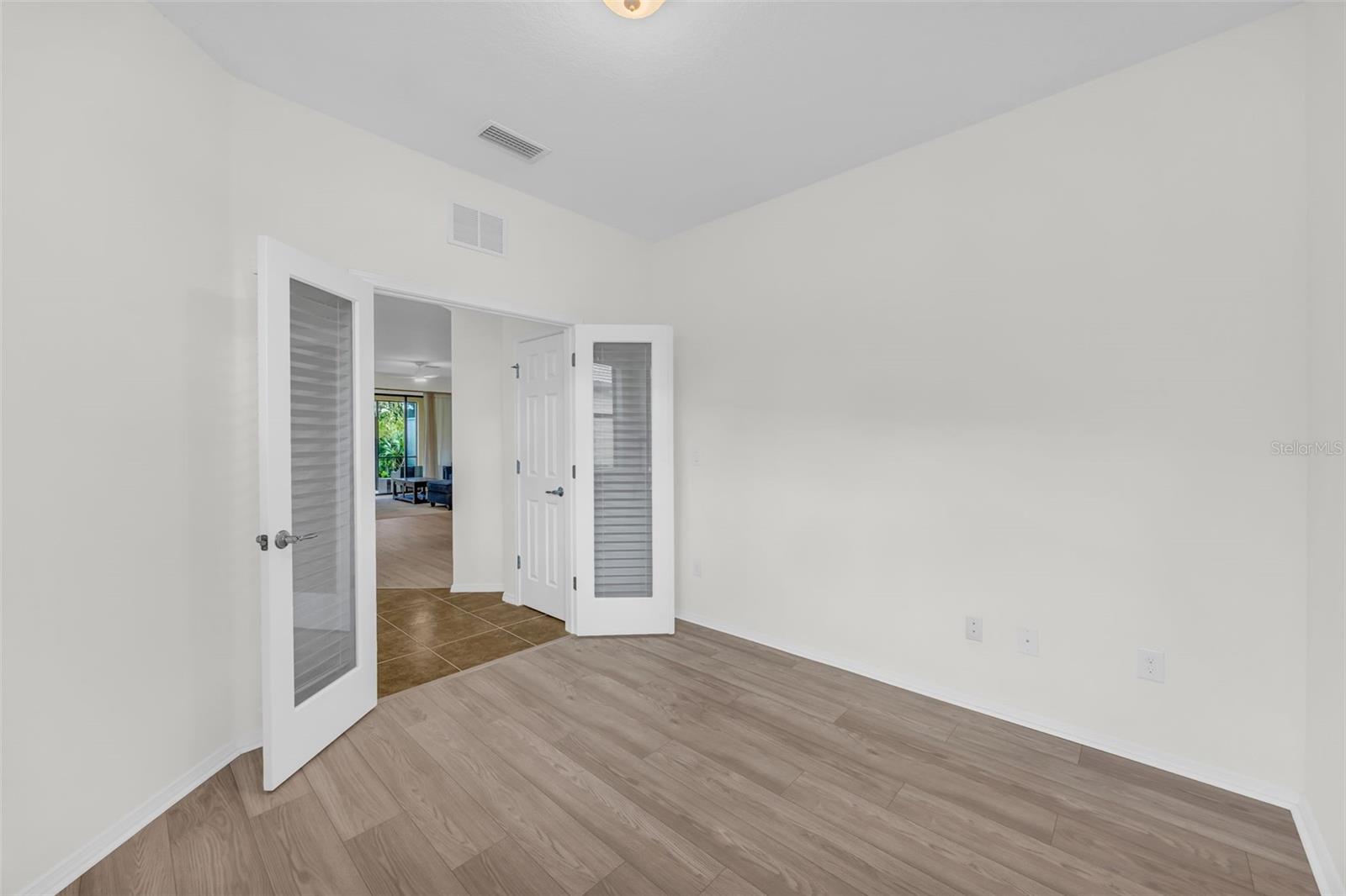 Flex room, den or office