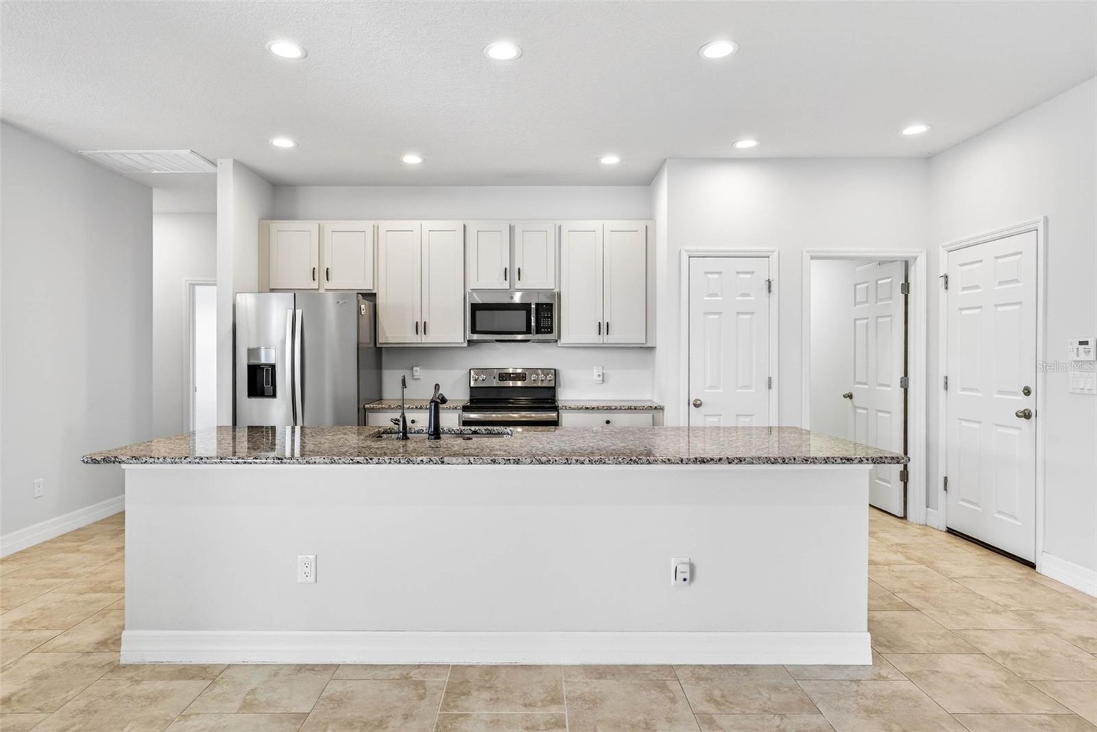 Large island kitchen