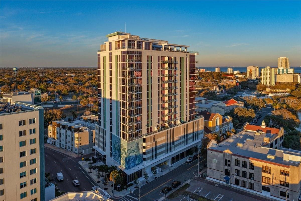 PRIME ST PETE LOCATION!