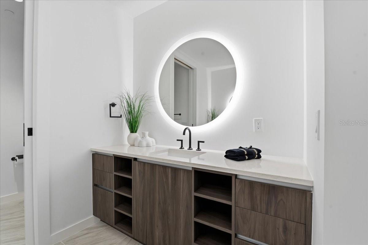 MODERN TOUCHES ON THE DUAL VANITY SINKS