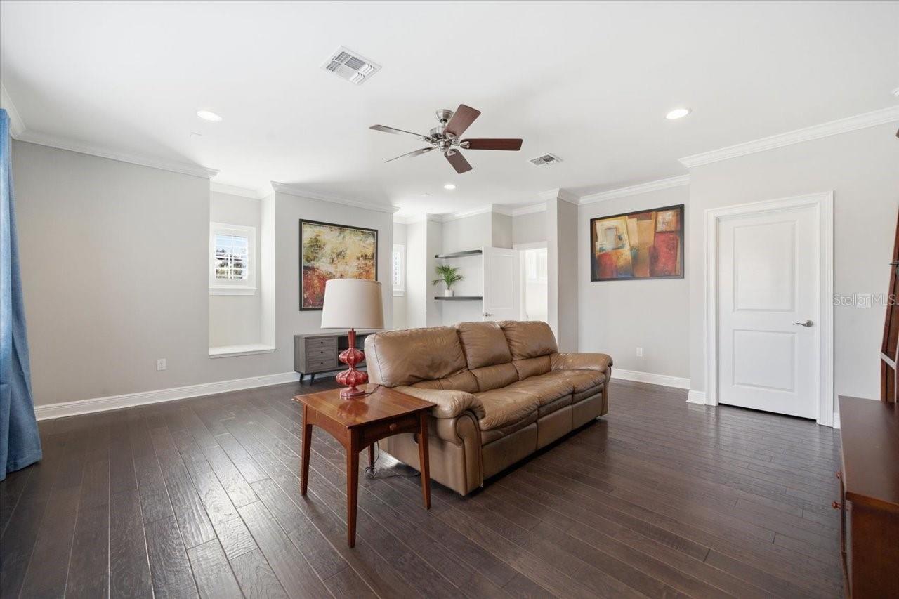 Bonus room has a door so could be Bedroom