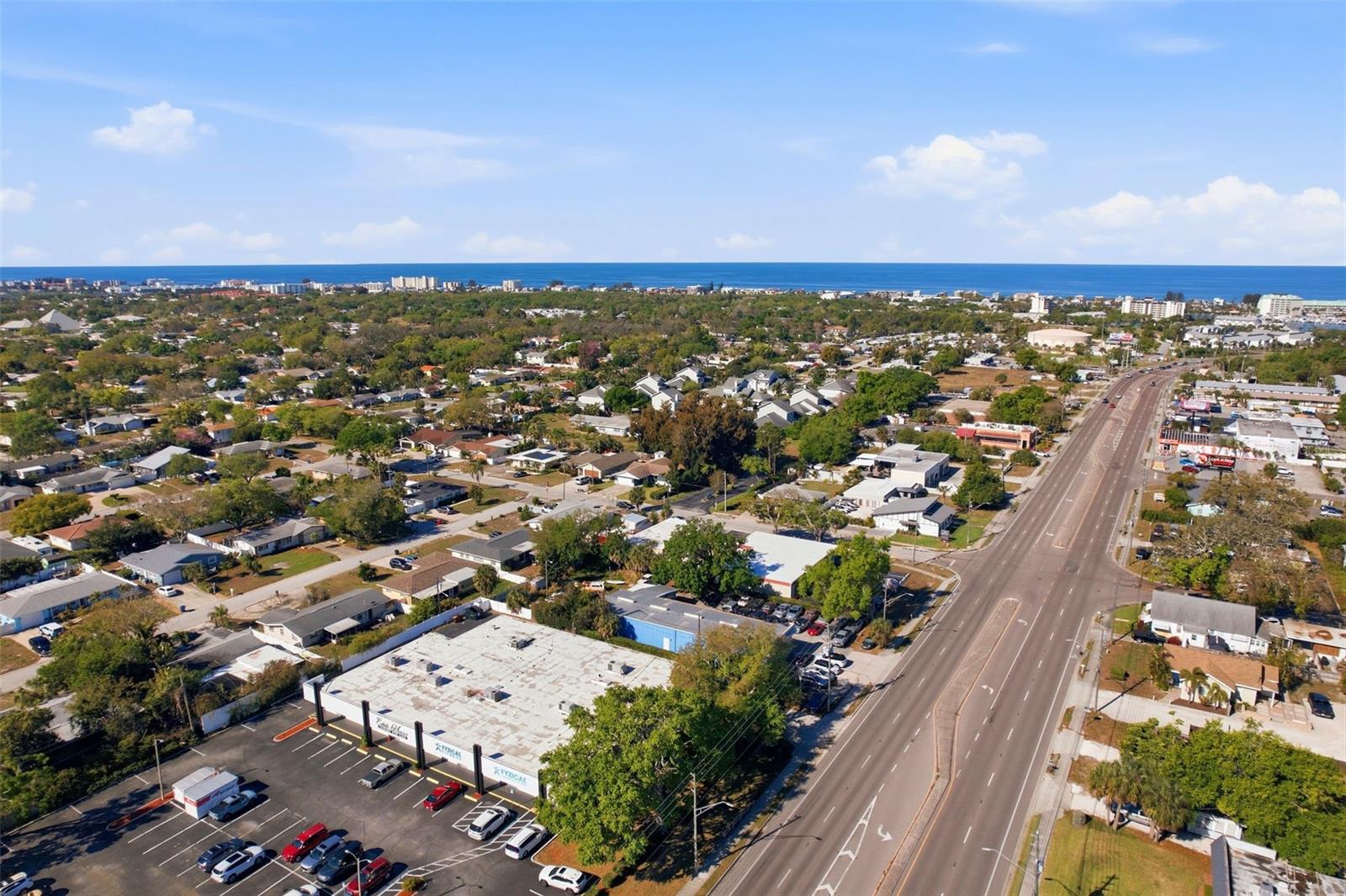 3 min drive to Indian Rocks Beach