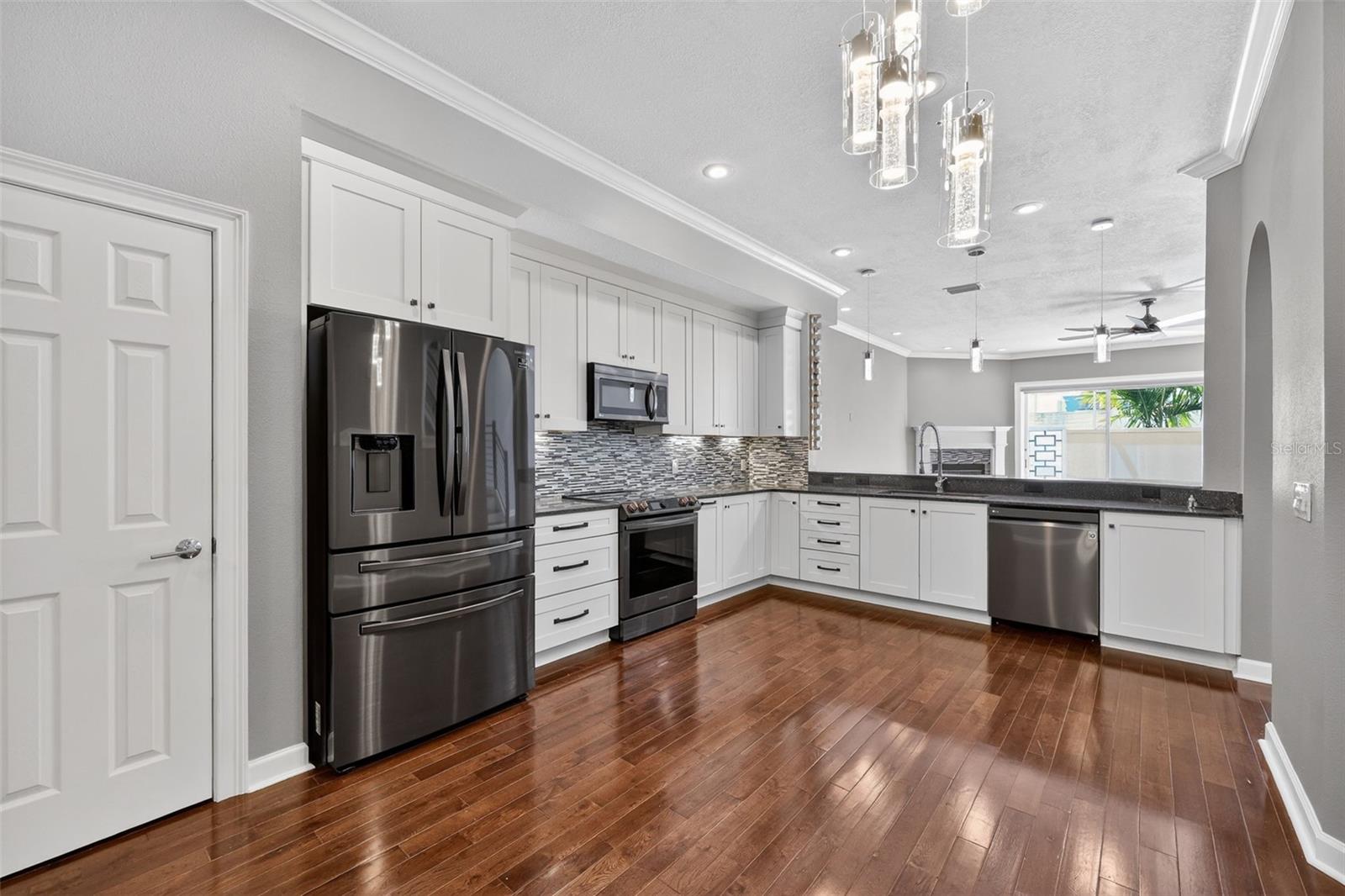 Primary bath, Shower and soakig tub