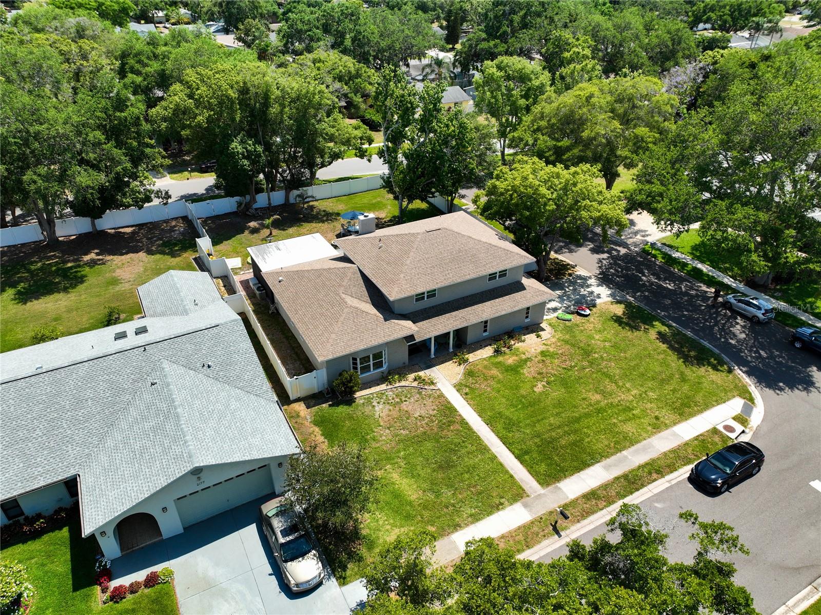 Aerial - Oversized lot
