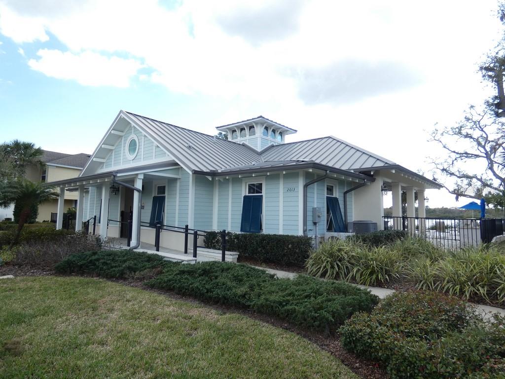 Club House:) Pool:) Dock) Workout Room