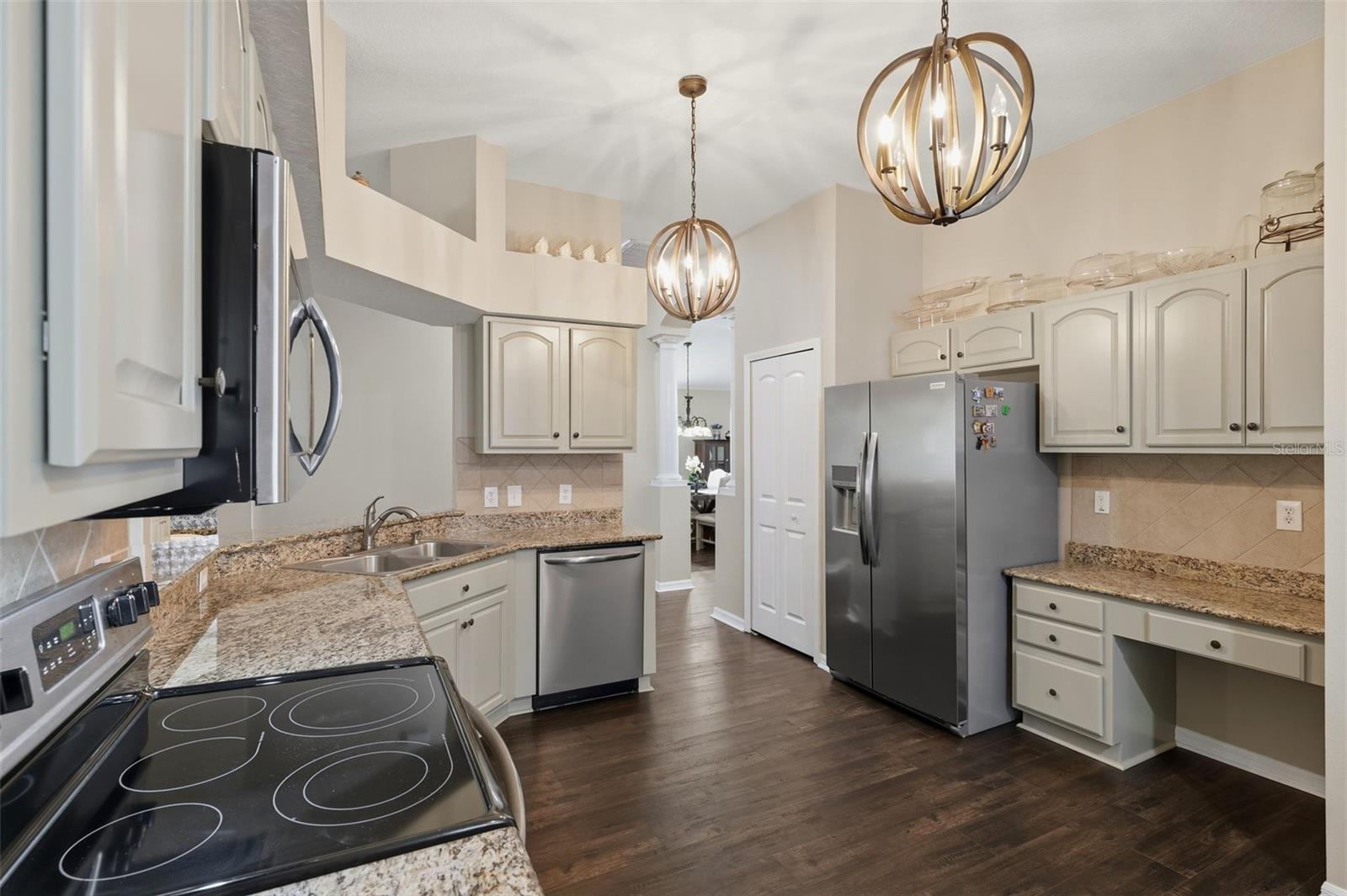 Beautifully updated kitchen
