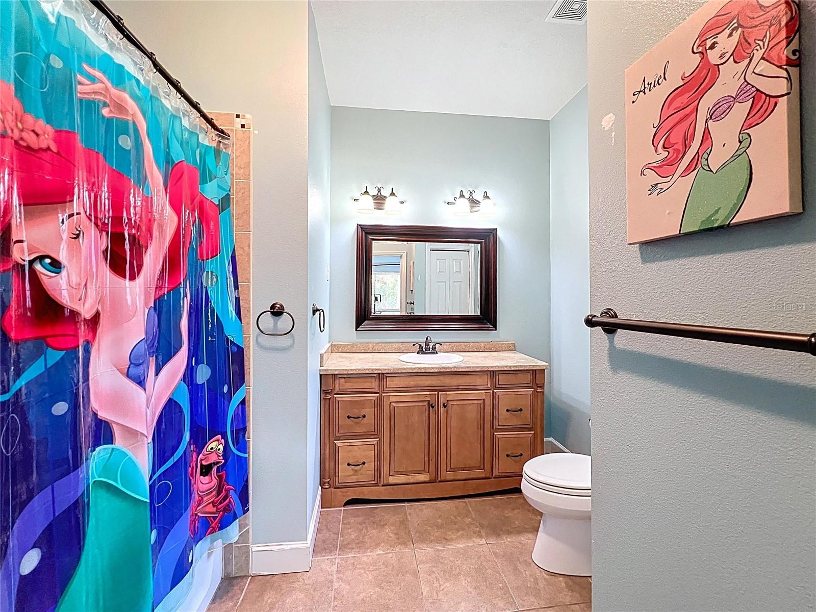 GUEST SUITE BATHROOM