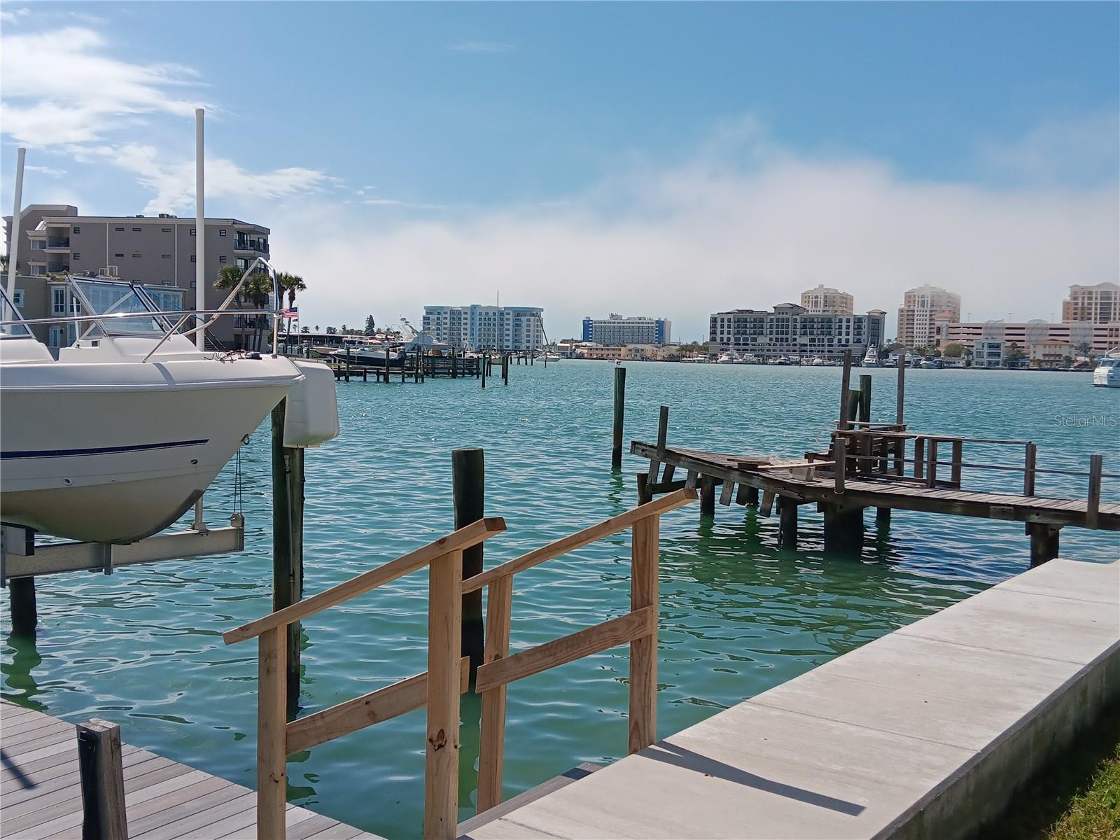 UNRESTRICTED BAY VIEWS