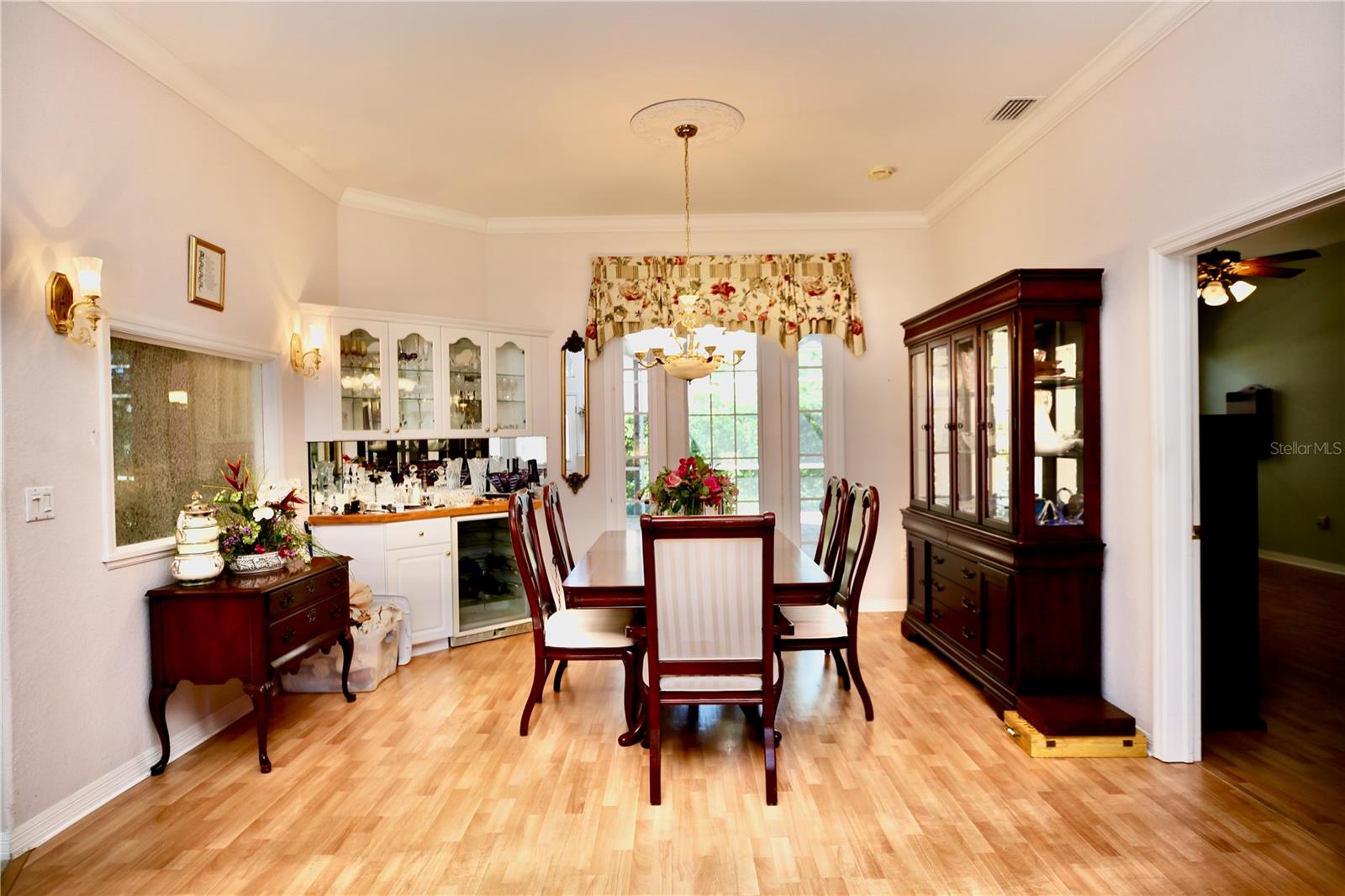 Large formal Dining Room