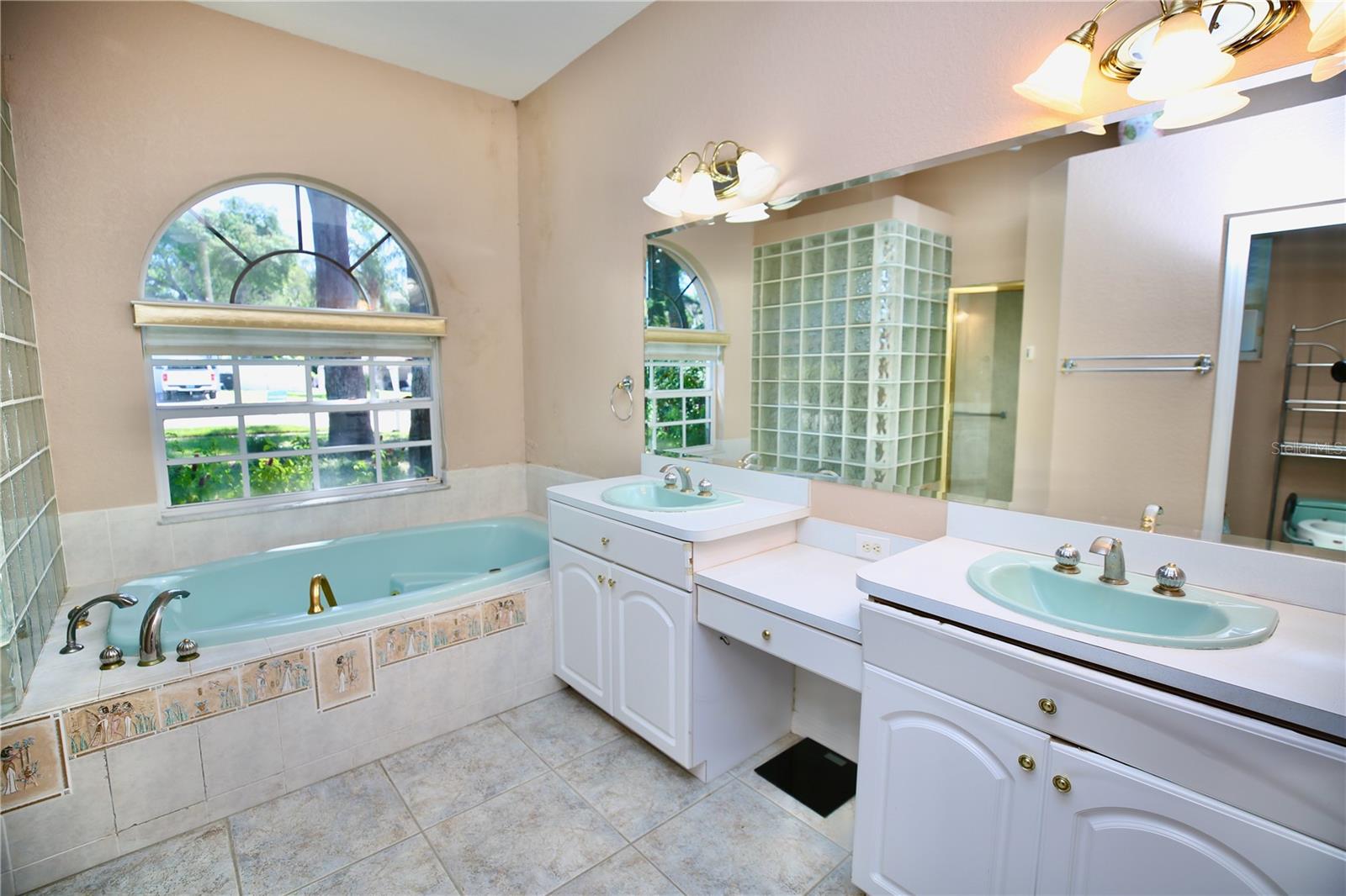 Master bathroom with open floorplan