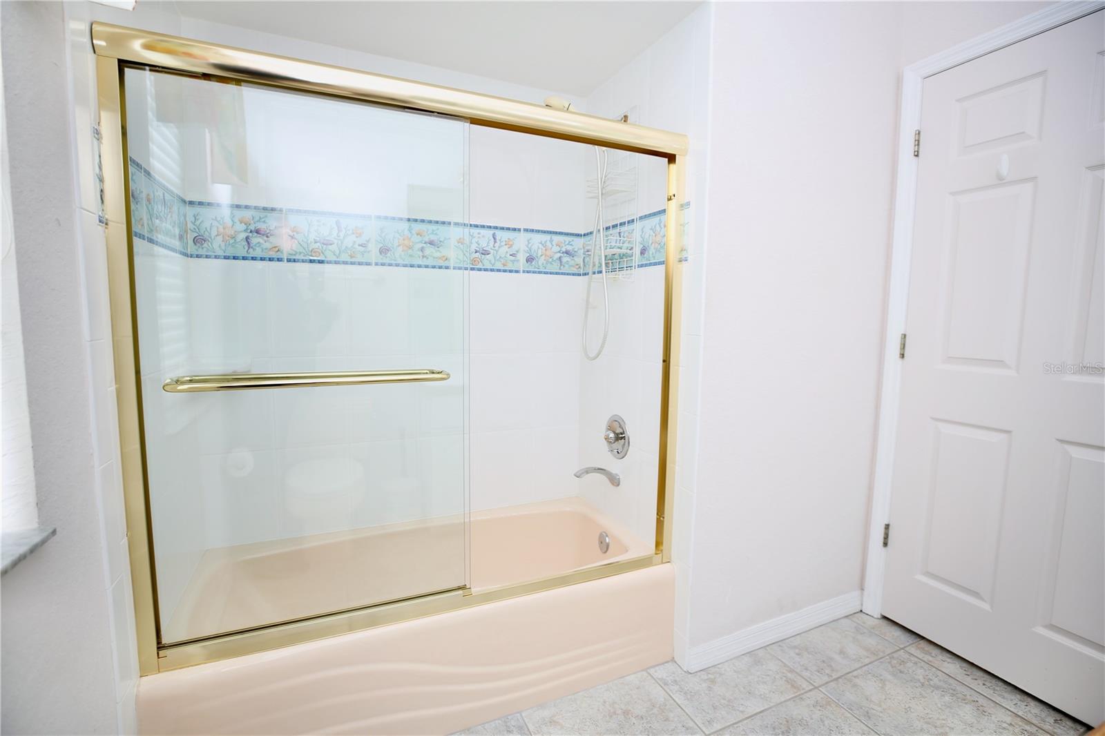 Main Bathroom with full tub/shower