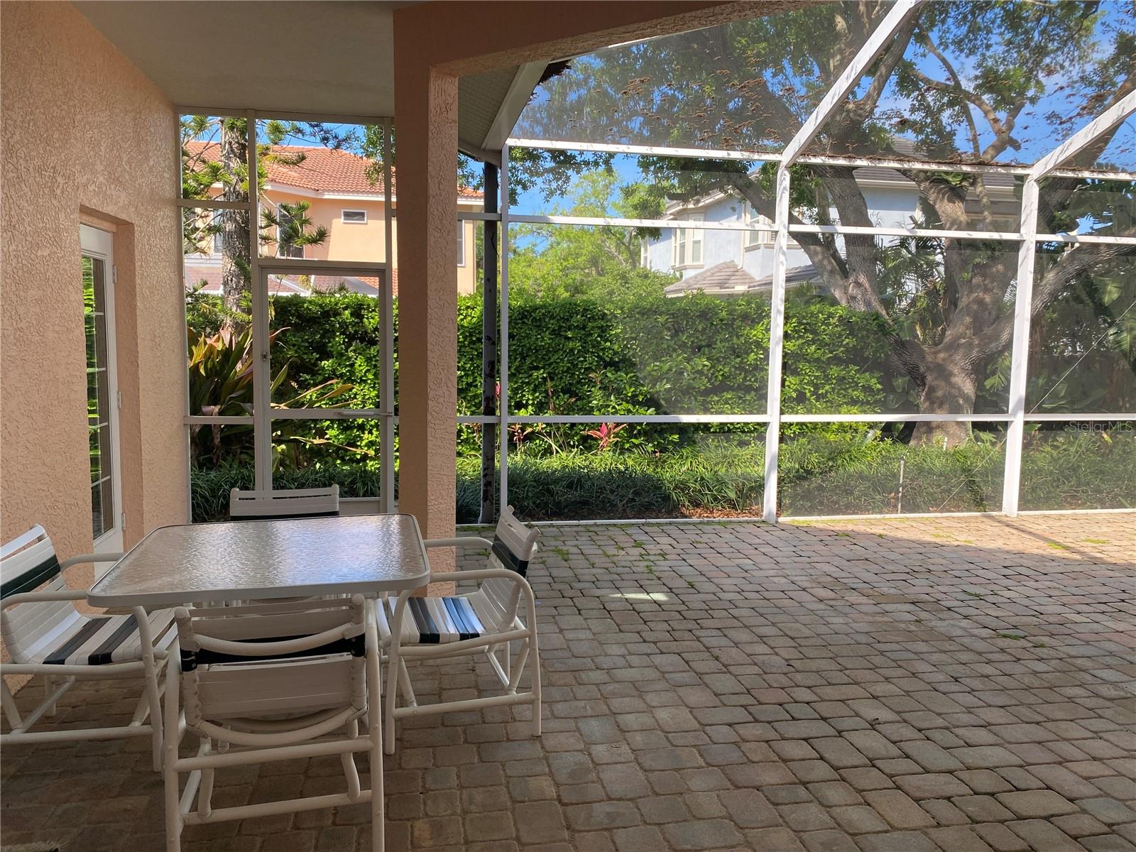 Covered patio with pavers