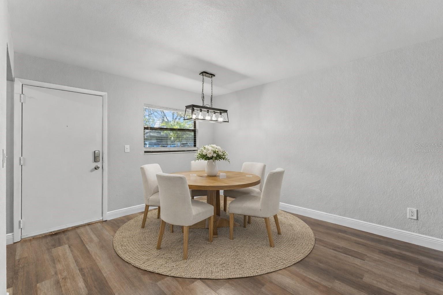 Dining Area / Image Virtually Staged