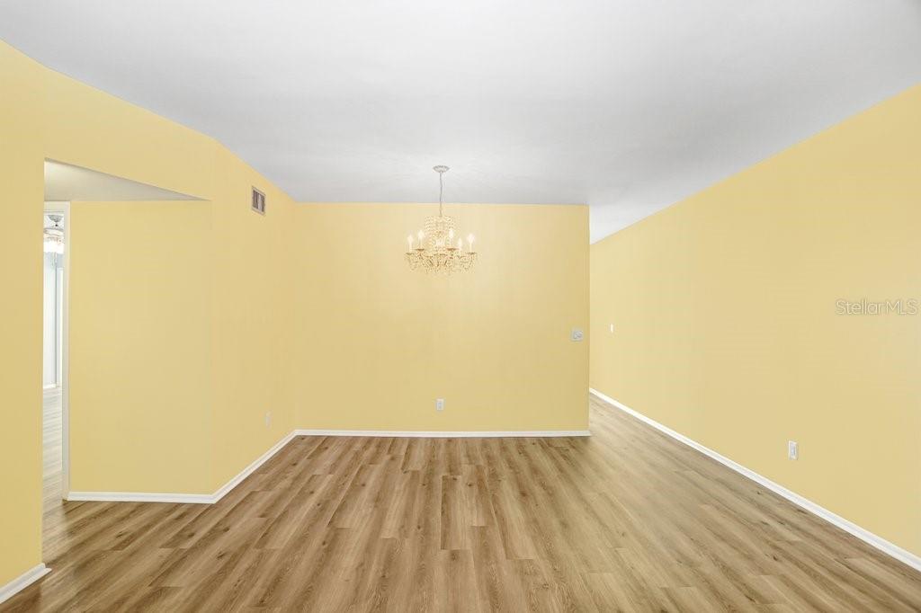 TB8482210 - dining room