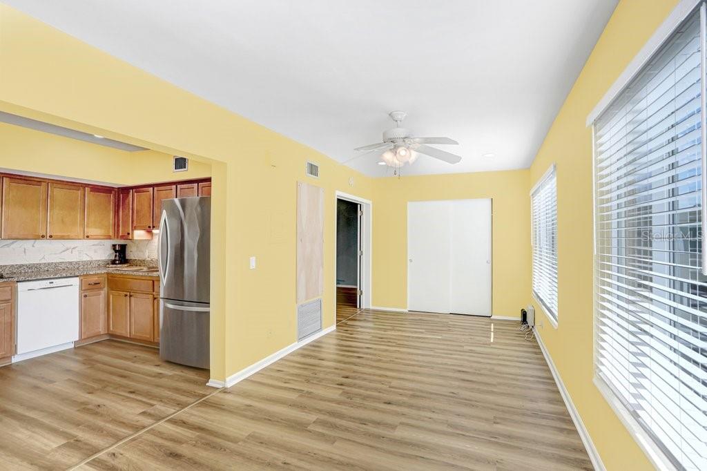 TB8482210 - opens to florida room