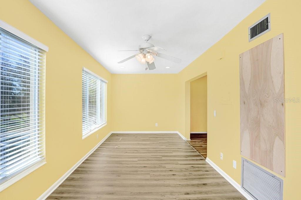 TB8482210 - florida room