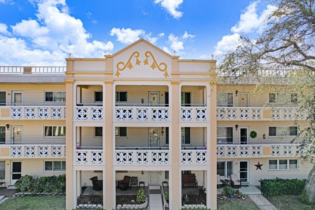 TB8482210 - 3rd floor unit with expanded shared patio