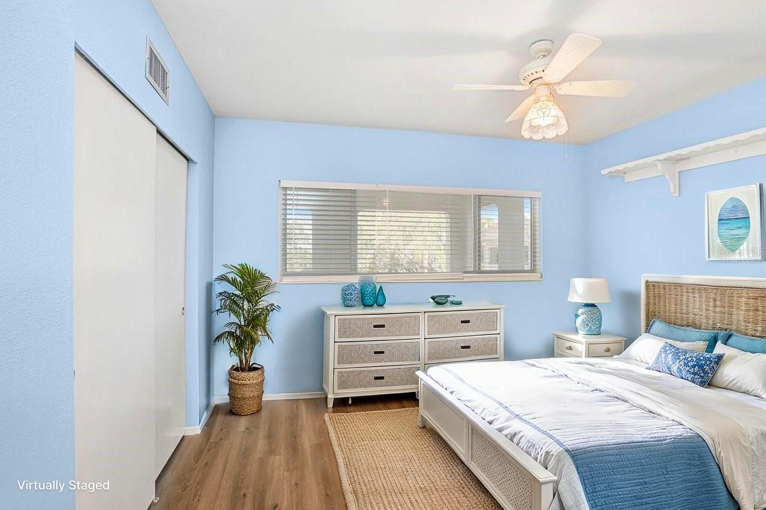 TB8482210 - second bedroom - virtually staged