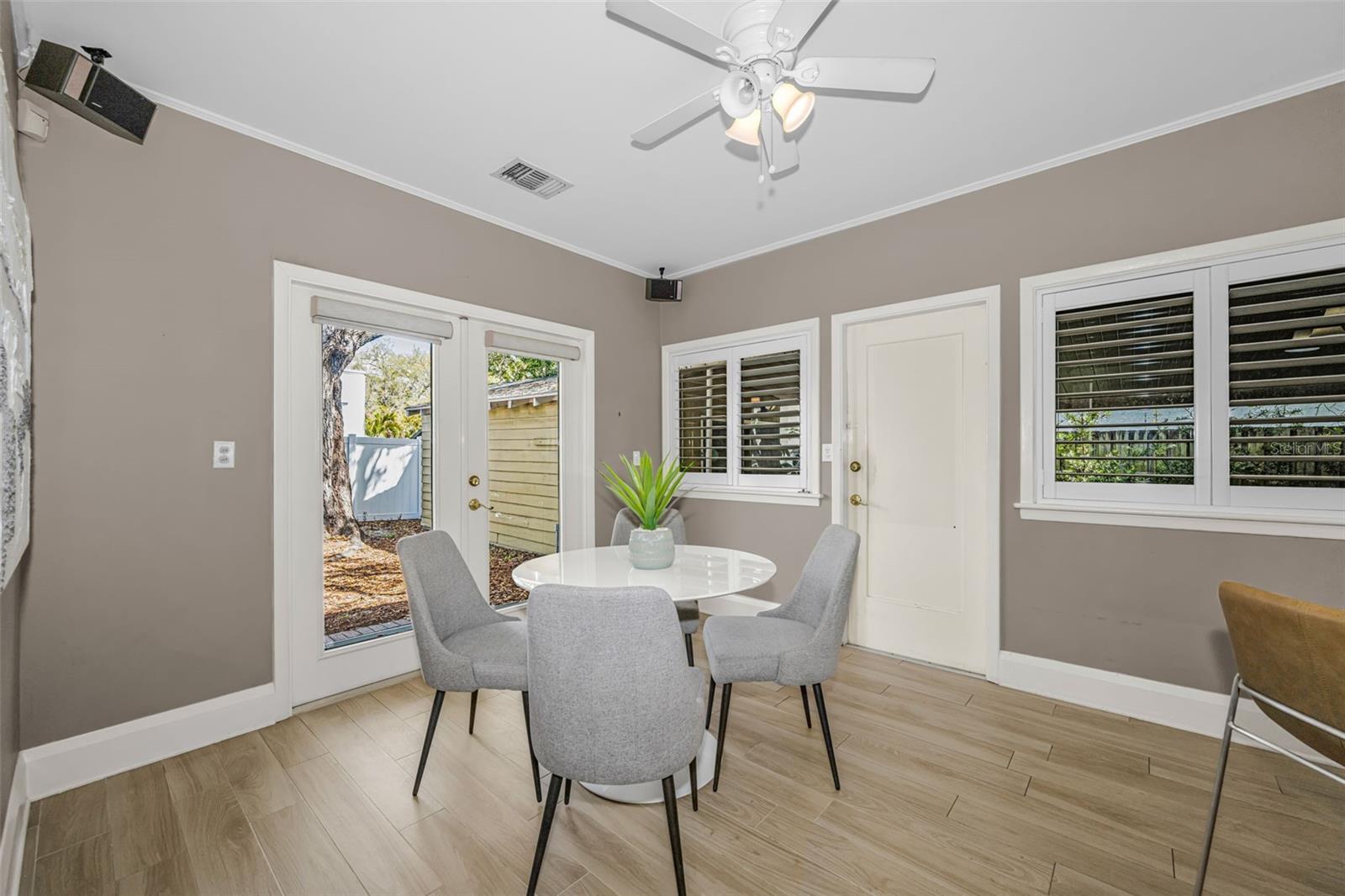 Dinette area off of kitchen