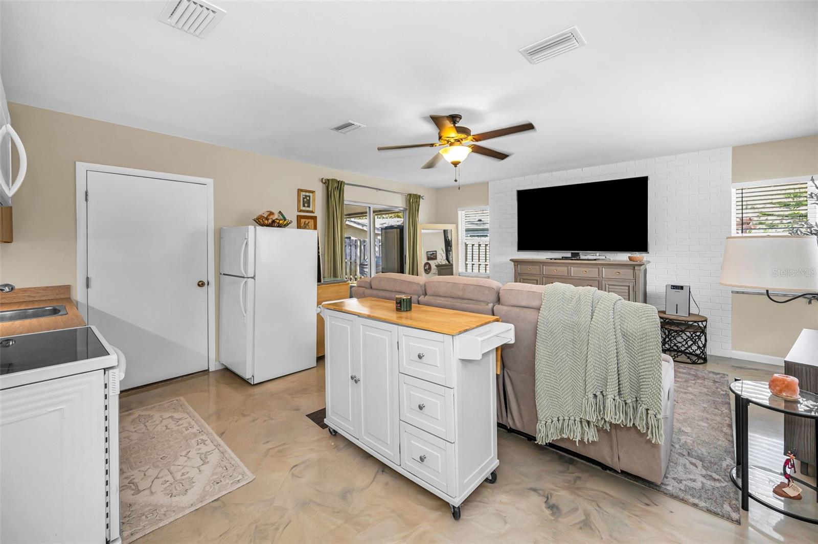 In Law Suite with entry to main home