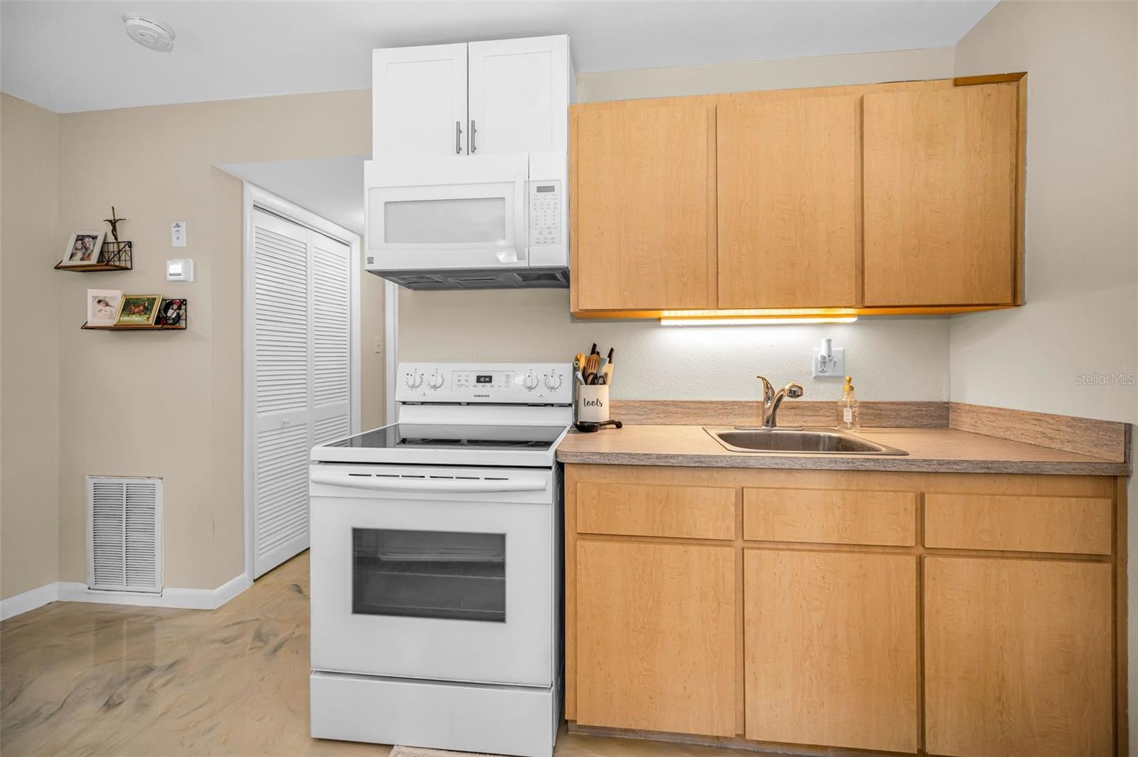 In Law Suite Kitchenette