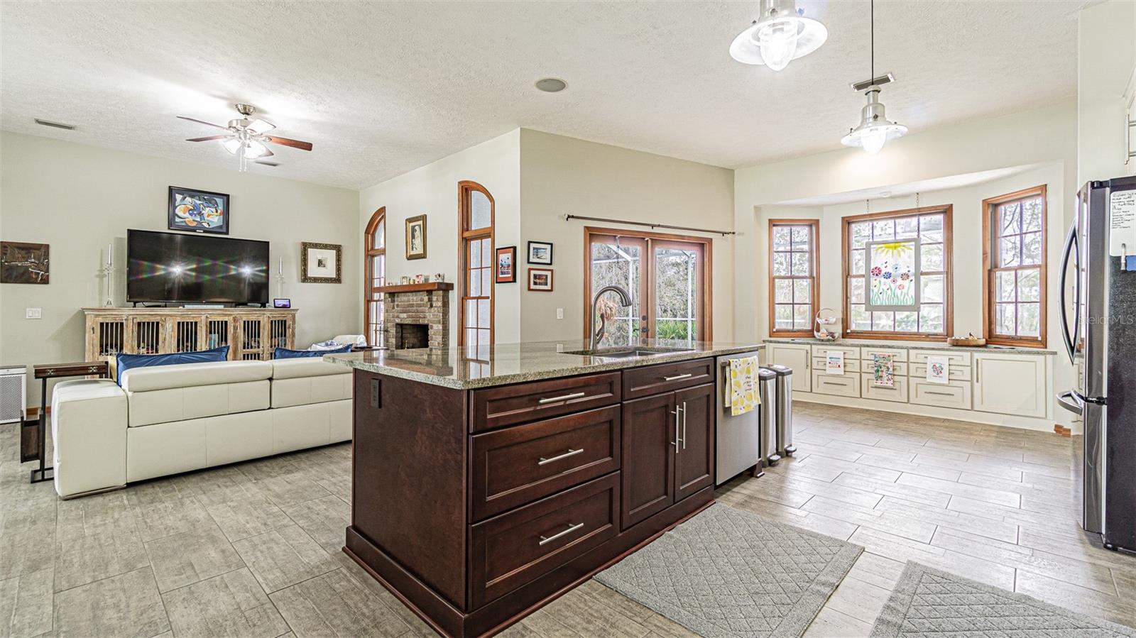 Island Kitchen 4'x8' - 21 pull out Drawings