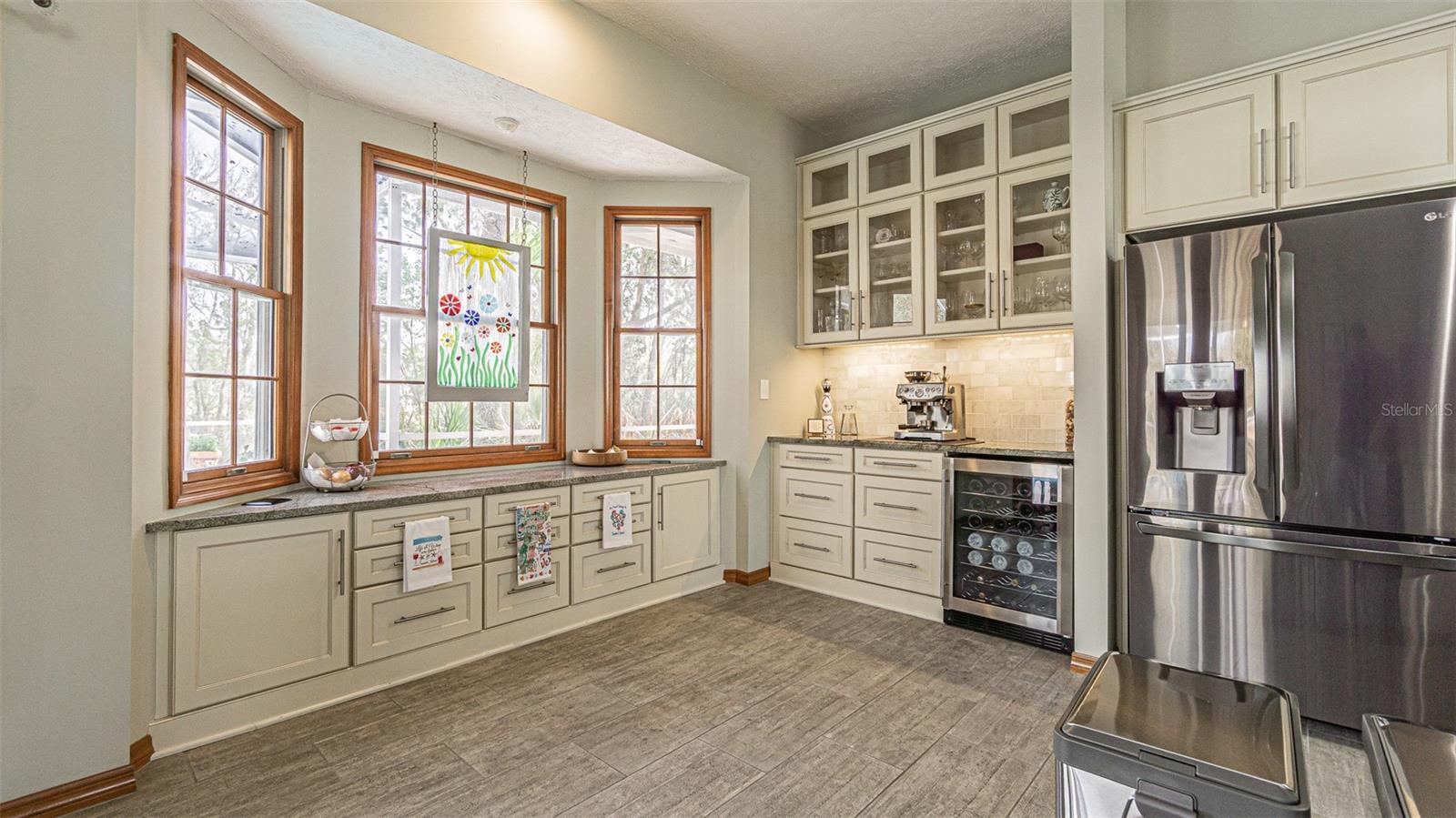 Breakfast Nook Area Wet Bar and Beverage Center