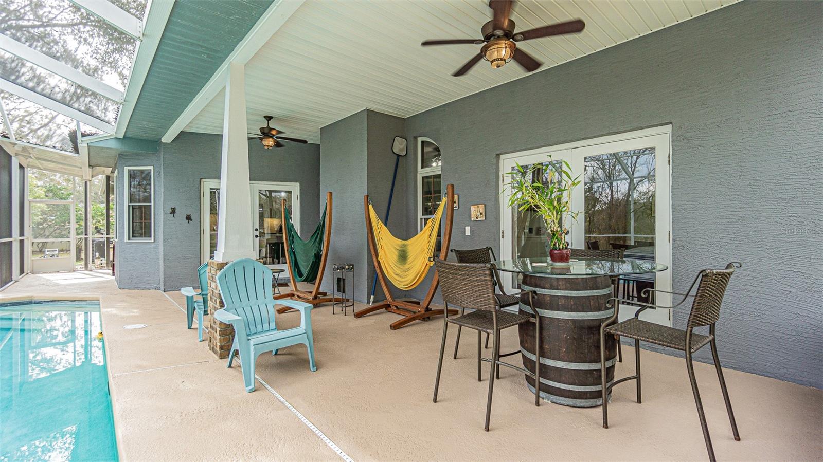 Vinyl Siding Ceiling same as Front Porch