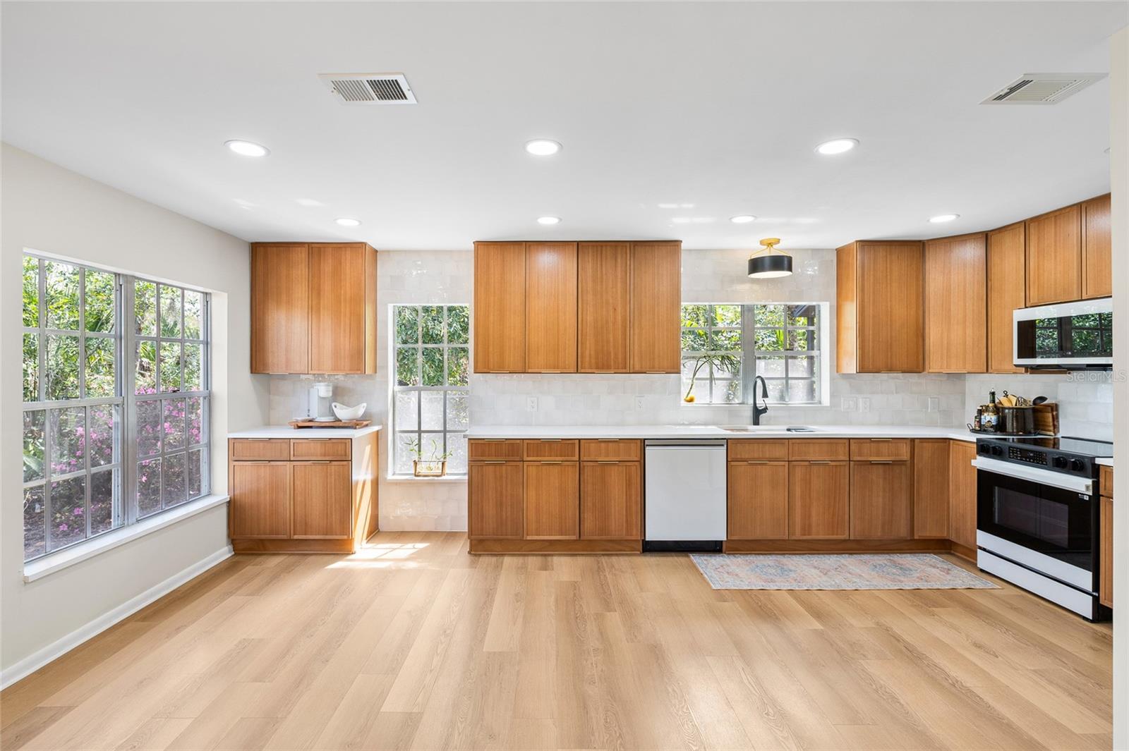 Large Kitchen open concept