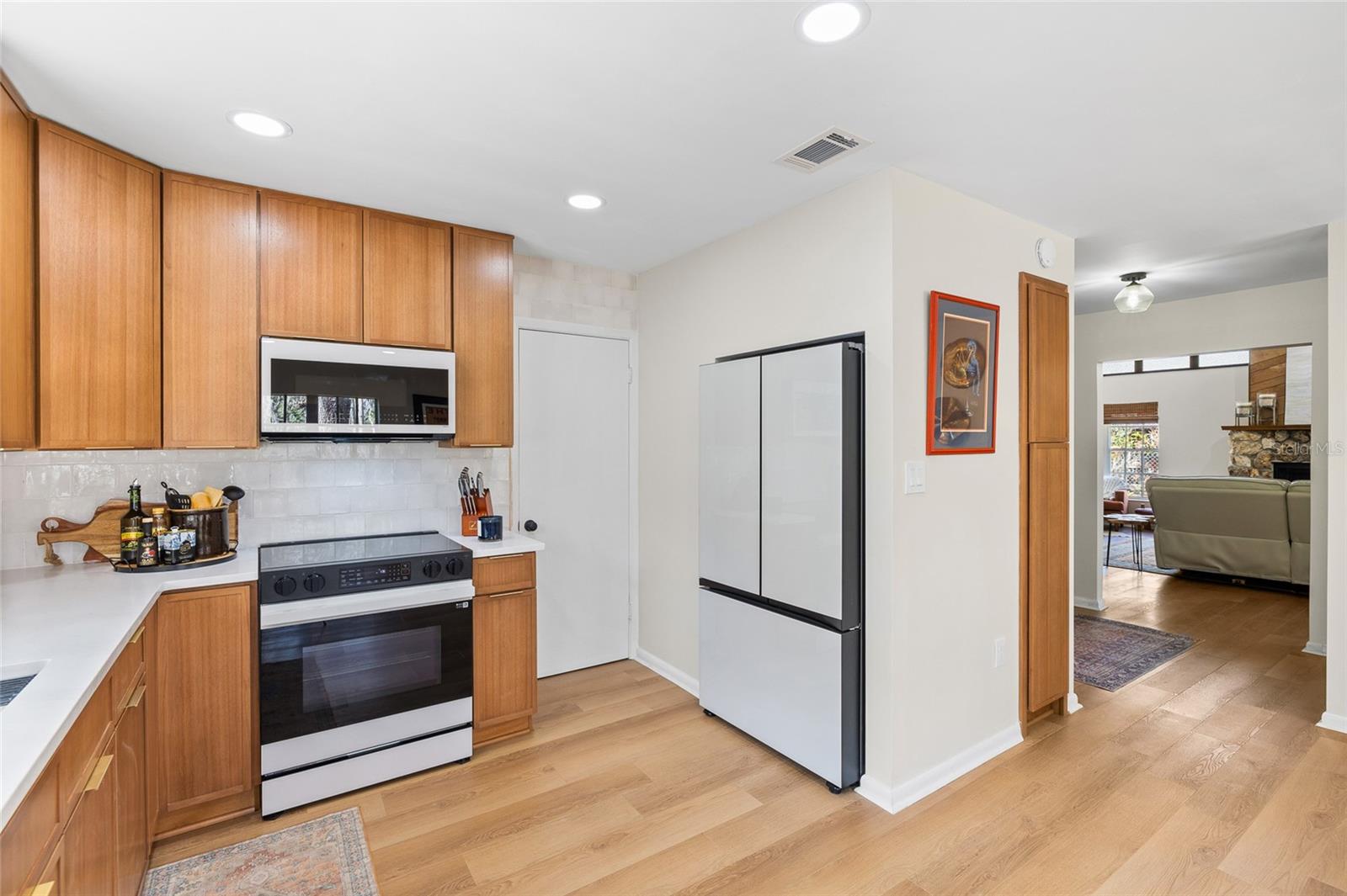 Recessed Fridge and Stove