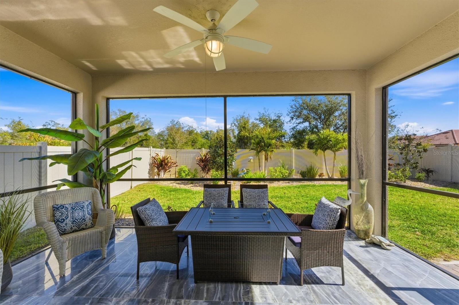 Spacious Screened Lanai