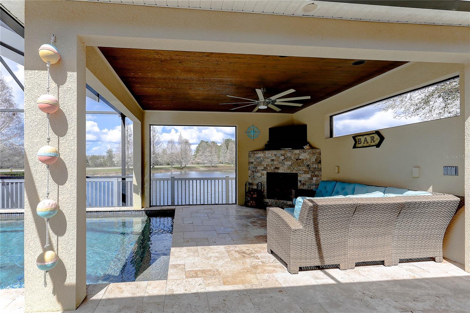 Pool Cabana, Travertine Tile