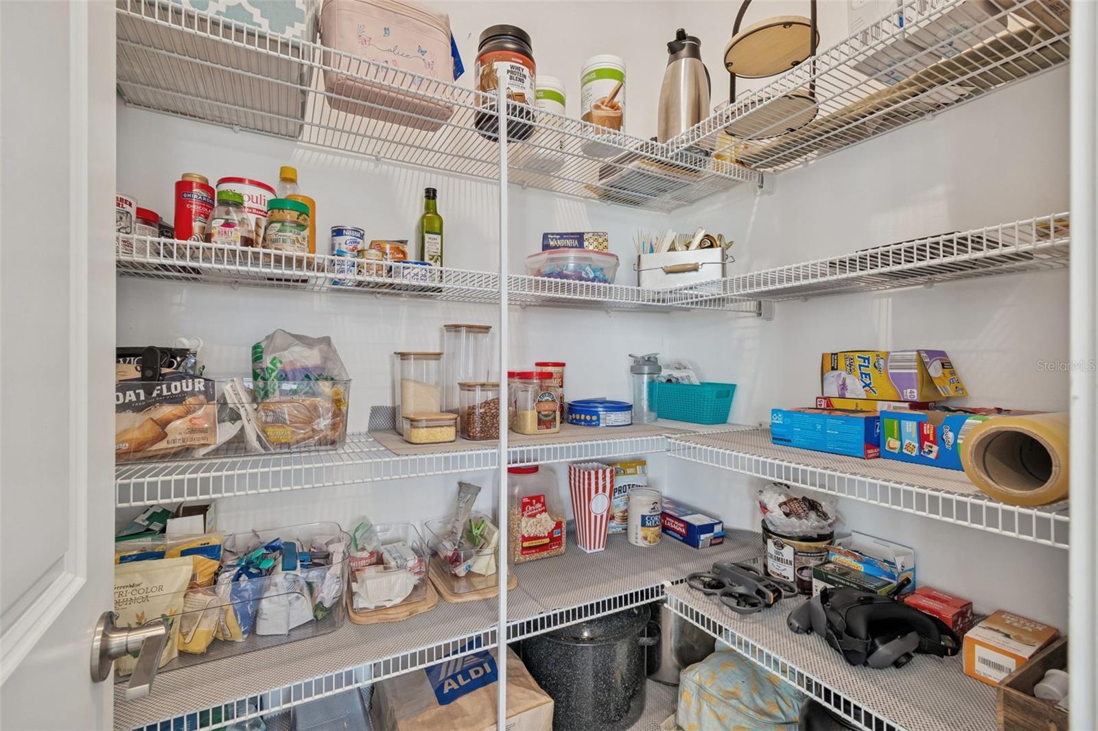 Walk in pantry