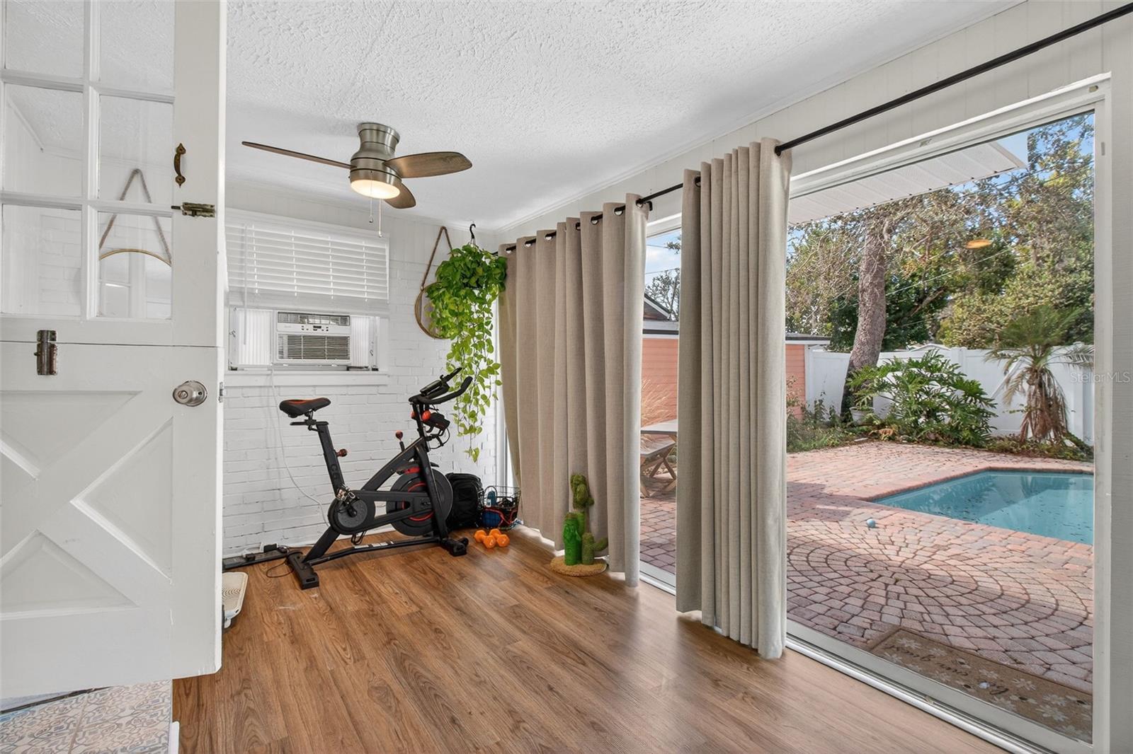 Castle Bonus Space or Dining or Home Office