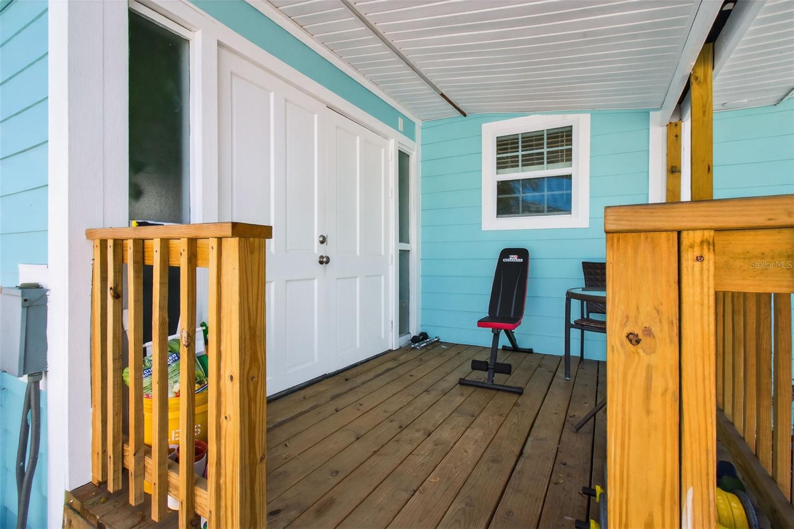 Castle Side coverd porch