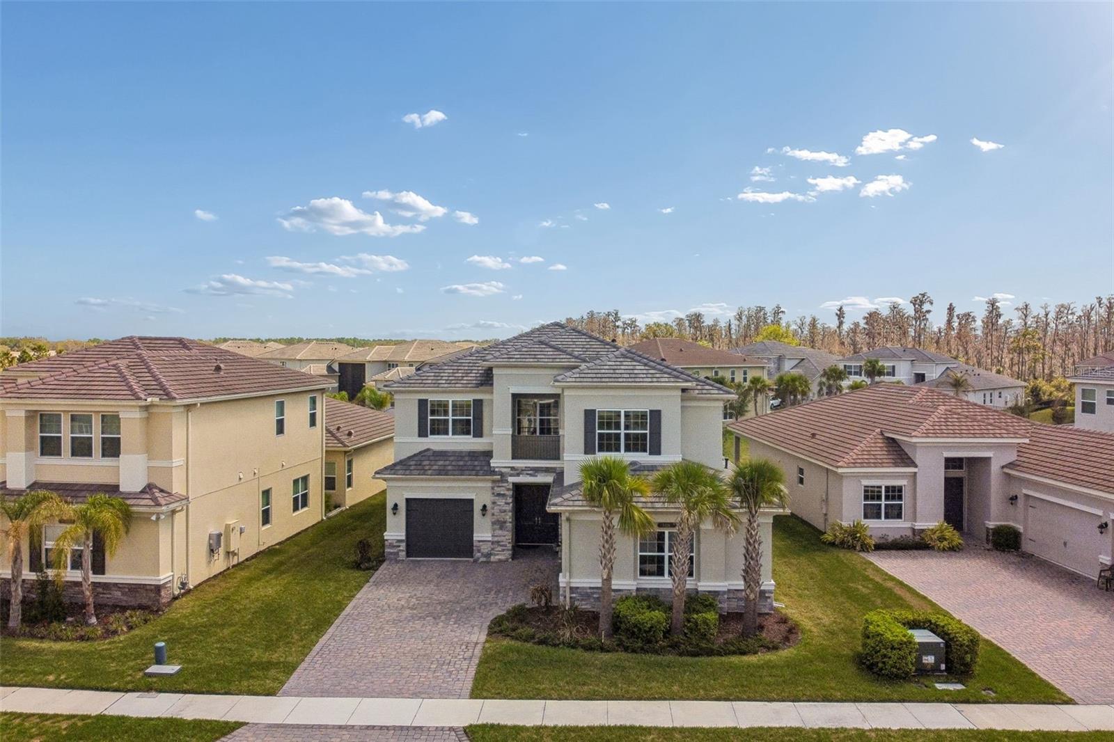 Enjoy the popular Winding Ridge in Wesley Chapel...filled with lots of amenities for all!