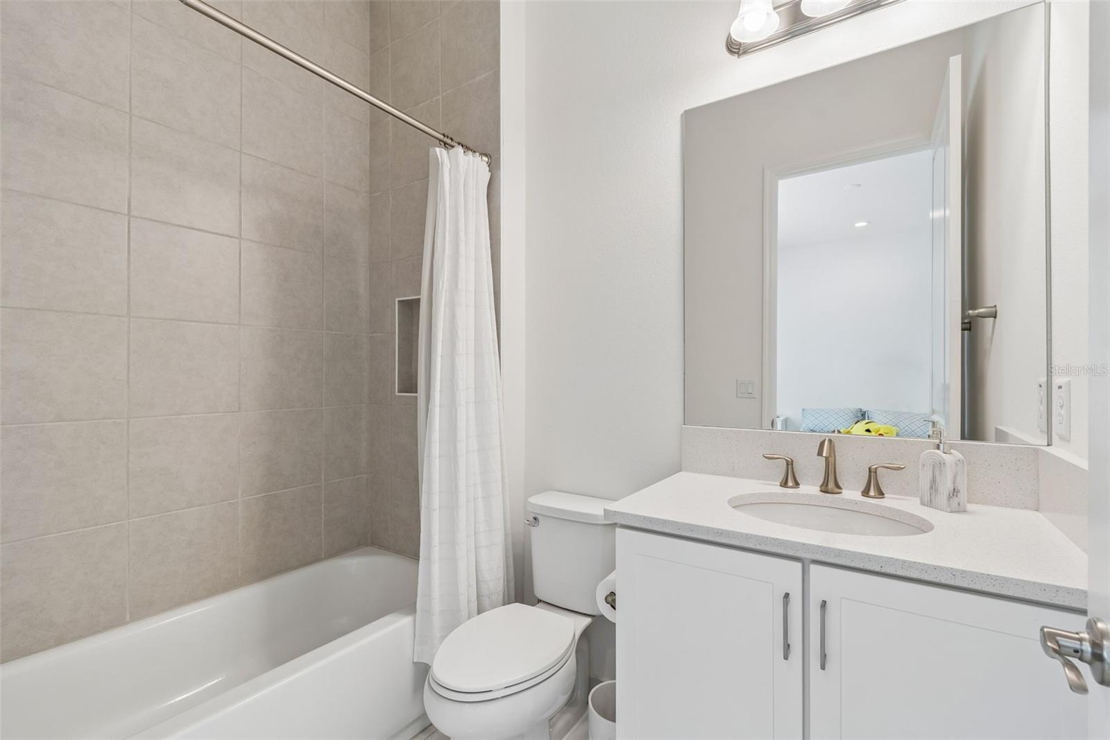 Bath #5-off of downstairs bedroom