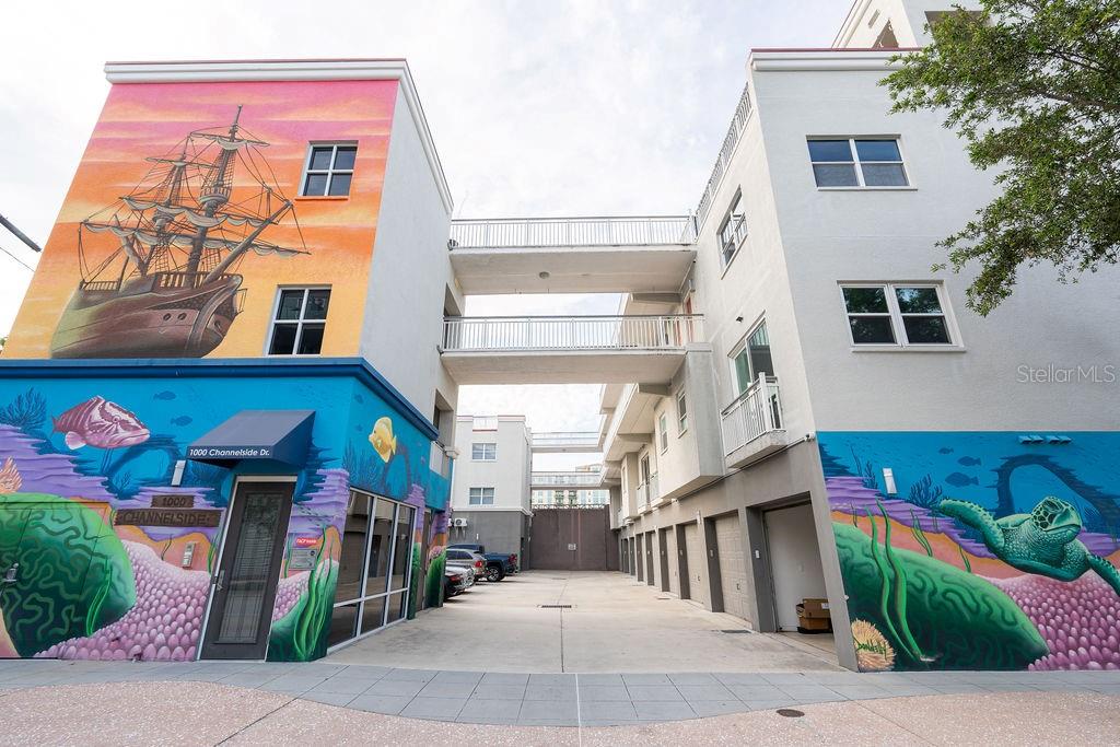 Washington Street garage area and parking