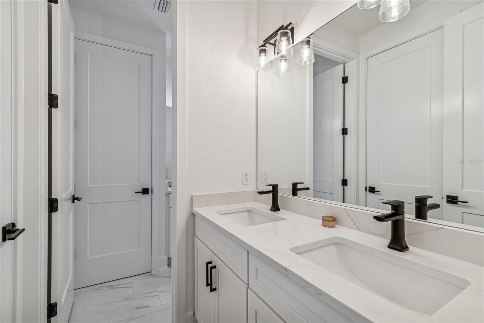 Jack n Jill Bathroom