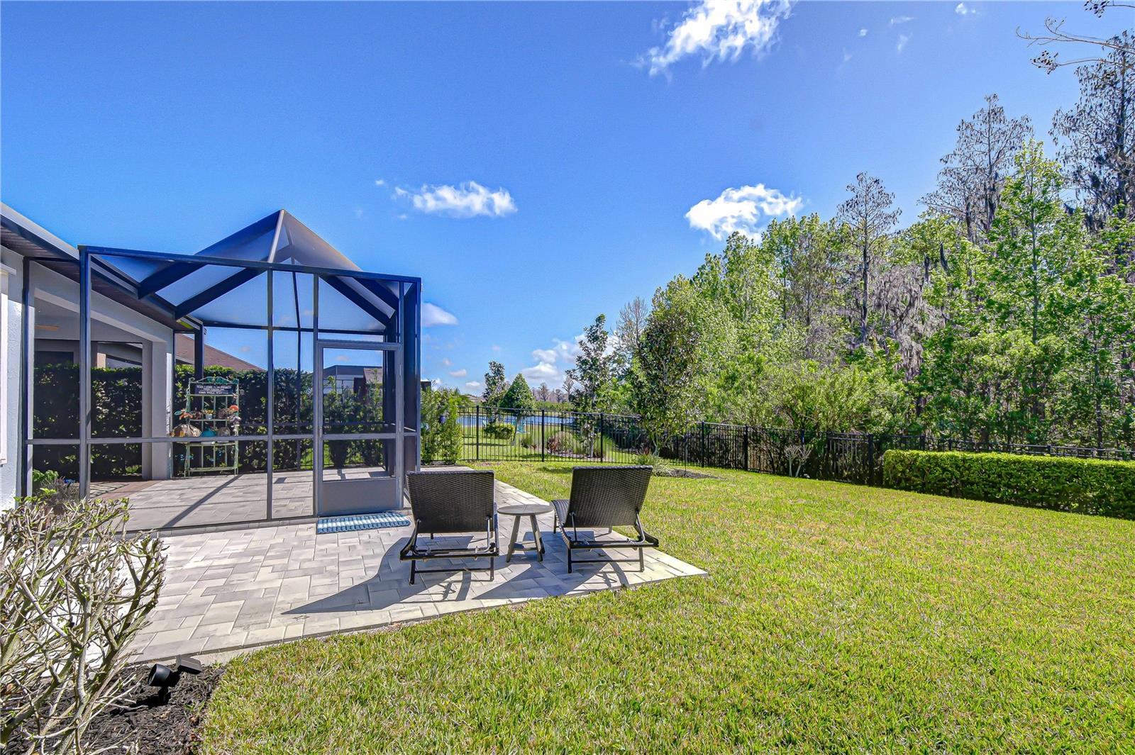 Oversized lanai perfect for relaxing or entertaining outdoors.