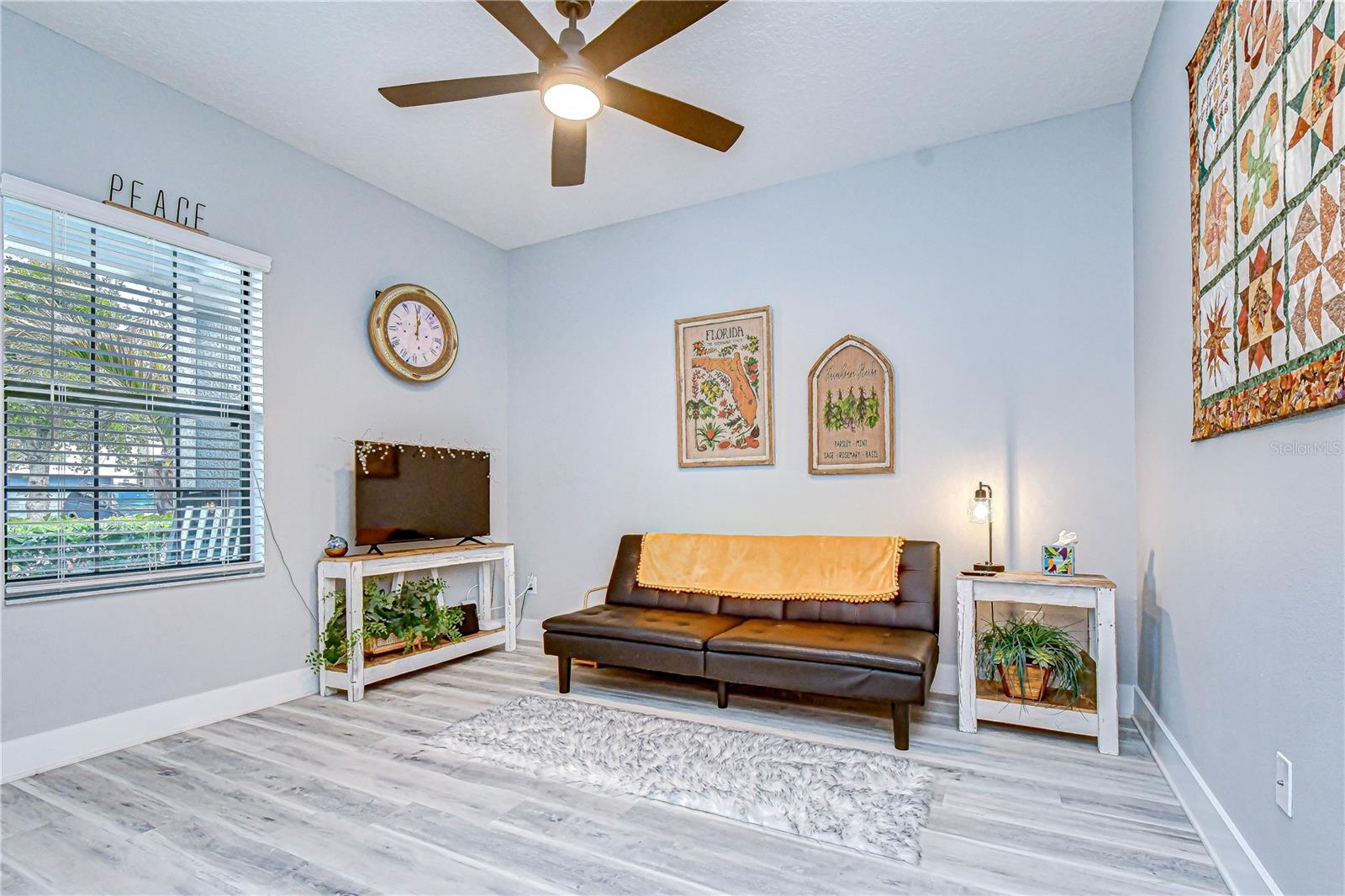 Living space meant for receiving guest or flexible to be converted to a bedroom!