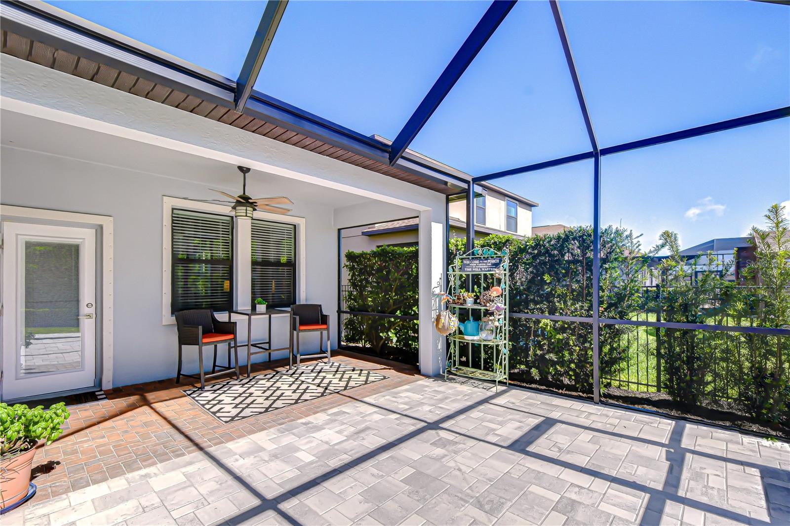 Fully caged outdoor space!