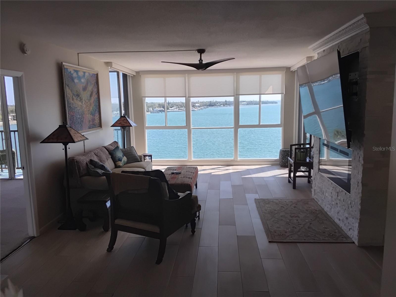 Living Rm/ Dining Rm