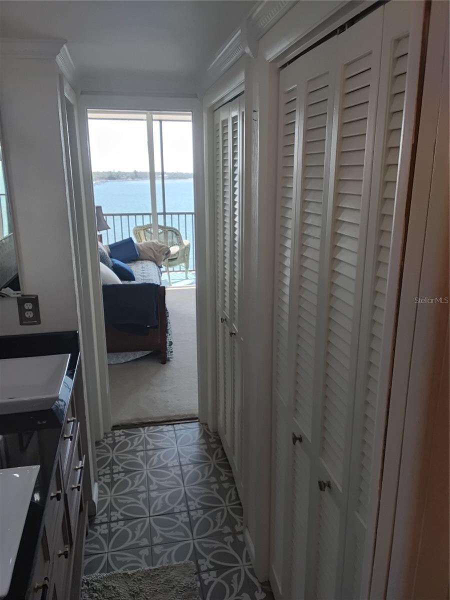 2nd Br lots of closet space