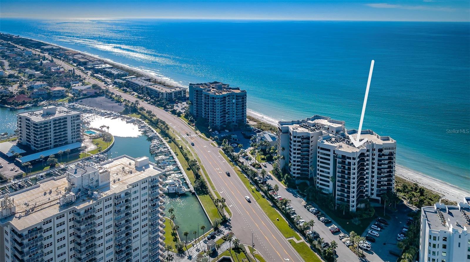 Penthouse level Condo overlooking the beach on the Barrier Island