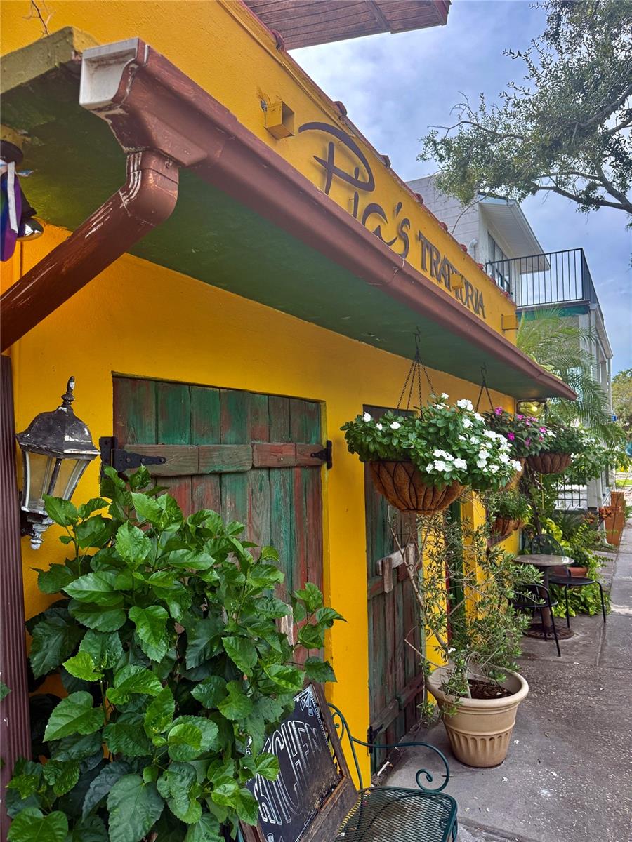 Pias, a Gulfport favorite!