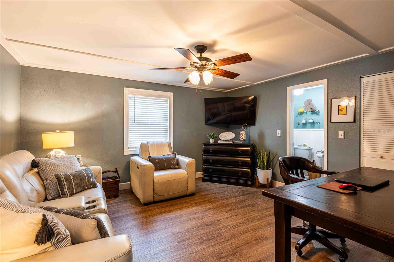 1st floor bedroom/Family