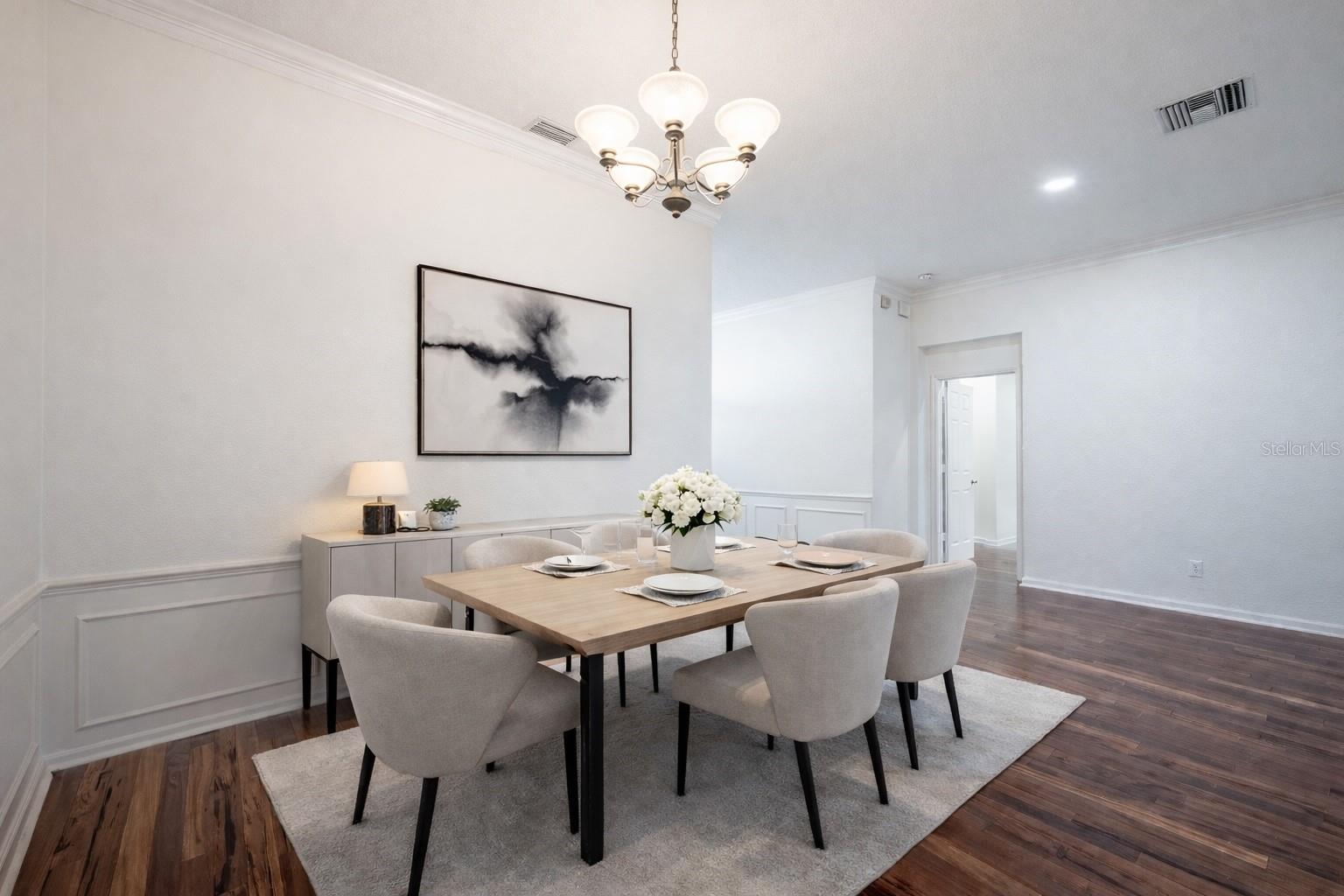 VirtuallyStagedDiningArea