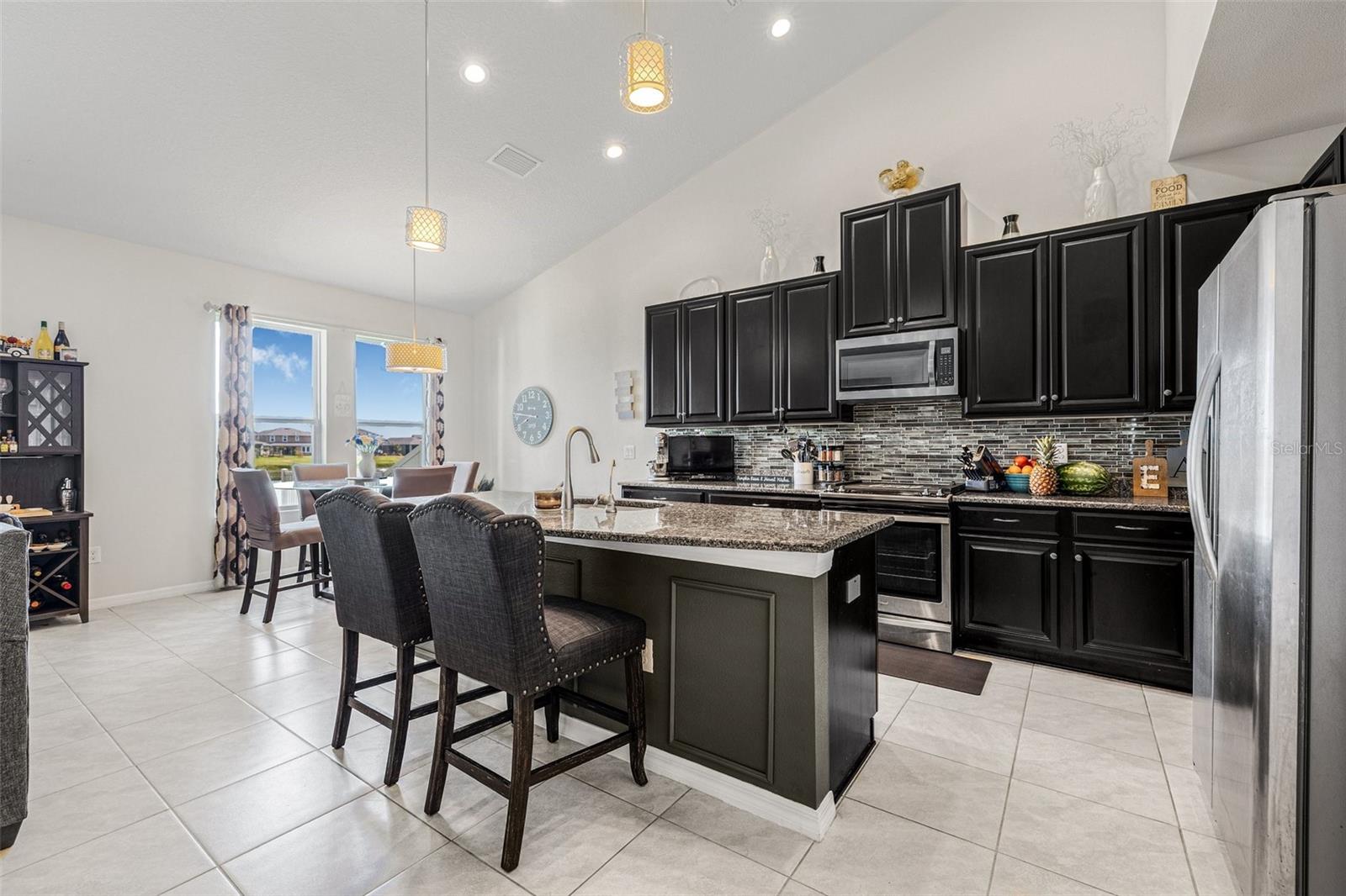 Chef's Kitchen with Breakfast Bar